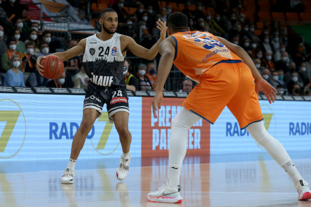 子足球队的 子足球队的